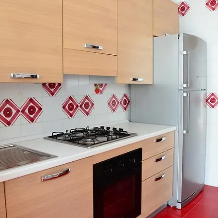 Lary Villa