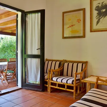 Lary Villa Geremeas